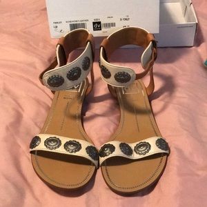 Dolce Vita x Vanessa Mooney